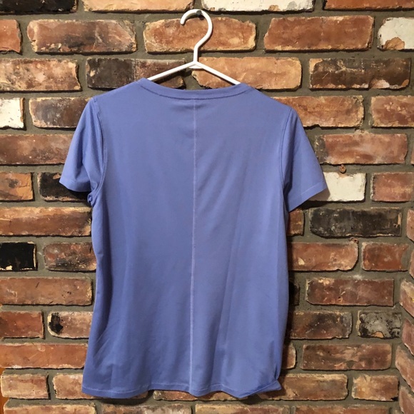 Under Armour Woman’s Athletic Gym T-Shirt - Picture 2 of 4